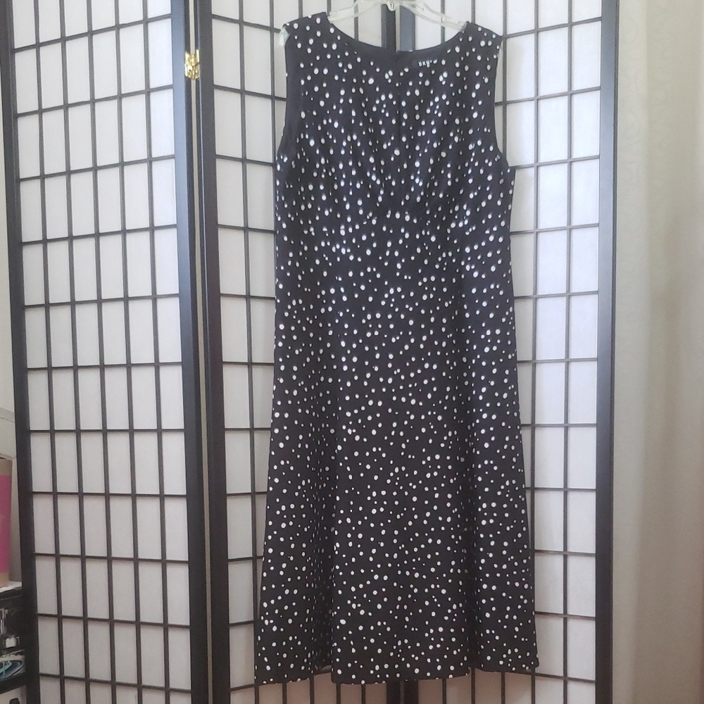 DKNY Black and White Sleeveless Midi Sundress